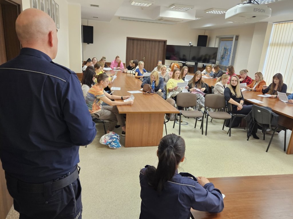 20. edycja i wciąż tłumy. Dlaczego kobiety w Ostrołęce chcą się bić? [ZDJĘCIA]