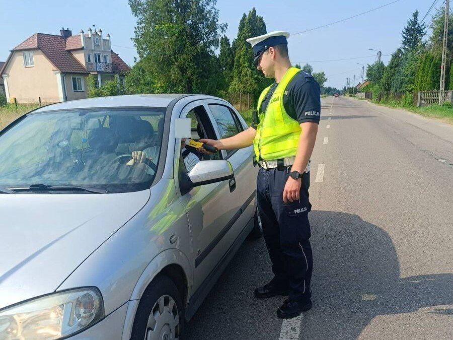 Ostrołęcka policja podsumowała kontrole. Wyniki dają do myślenia [ZDJĘCIA]
