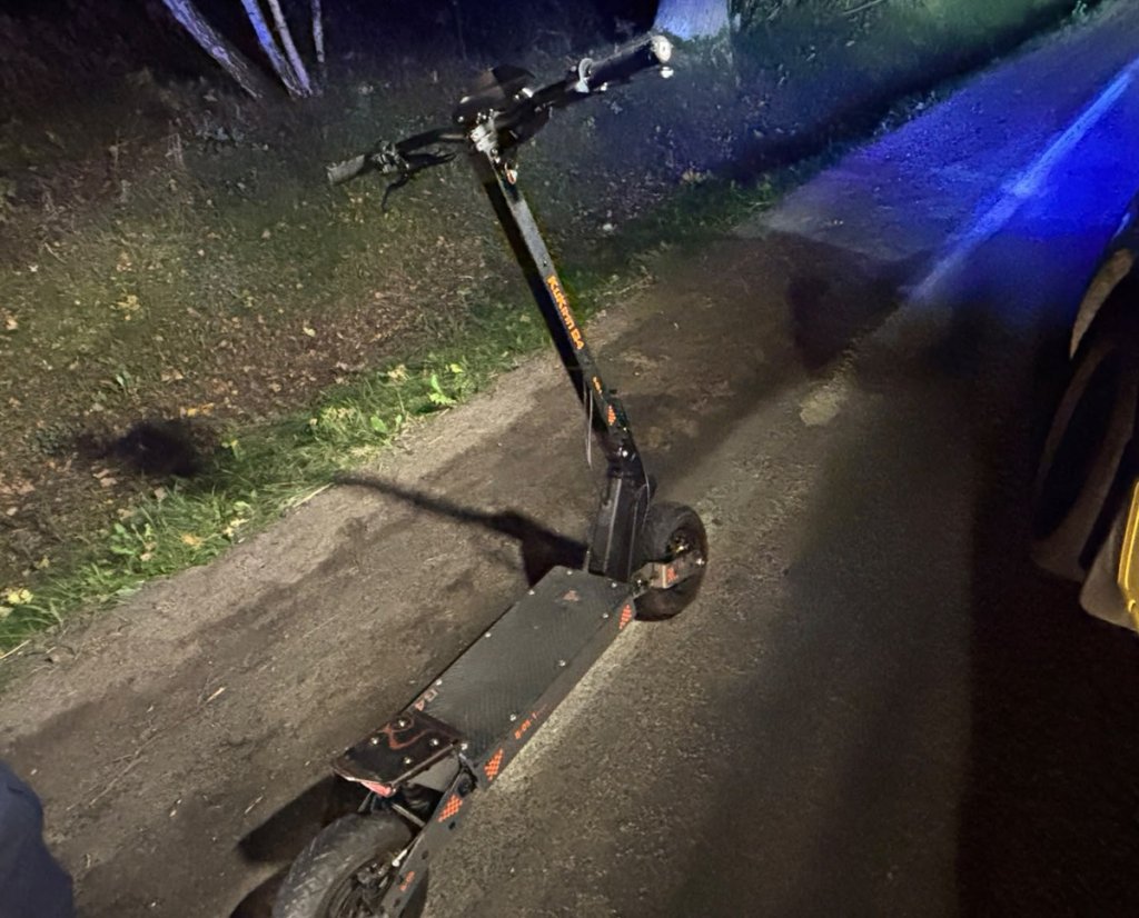 Straciła panowanie nad hulajnodzą i uderzyła głową w asfalt. Nie miała kasku!