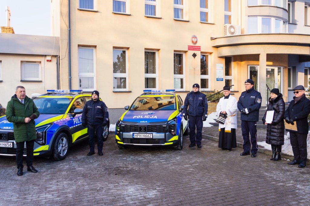 Flota żaboli powiększona o nowe radiowozy [ZDJĘCIA]