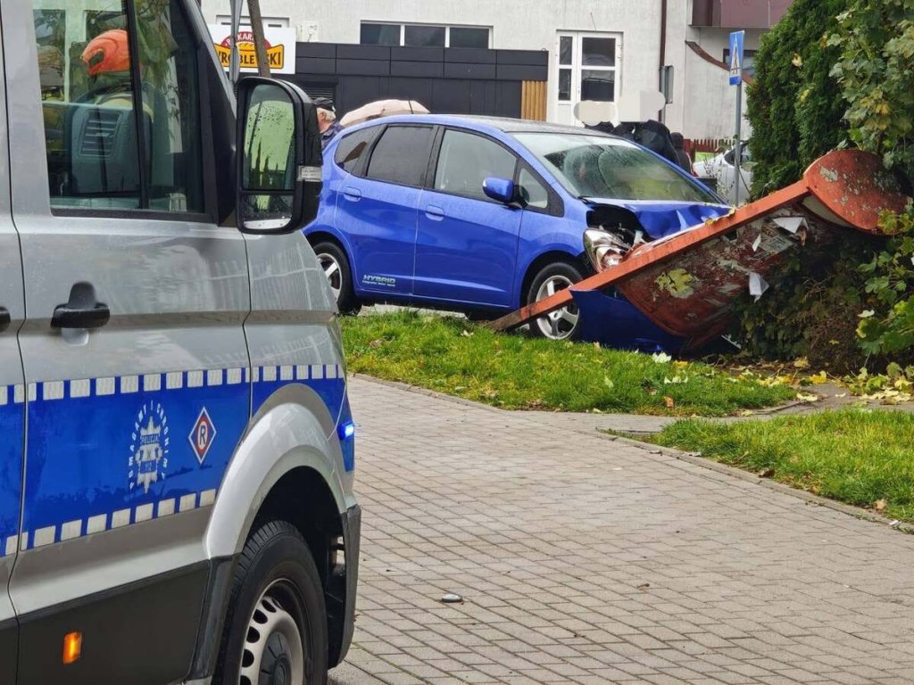 Zasłabła za kierownicą. Chwilę później doszło do serii uderzeń!