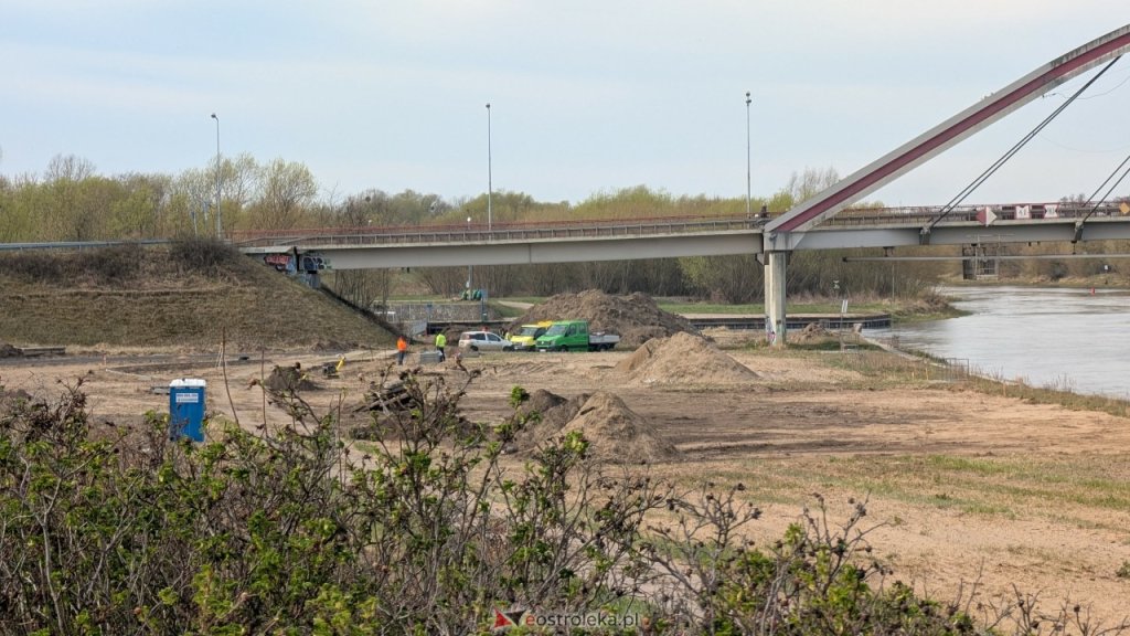 Tak zmienia się nabrzeże Narwi w Ostrołęce [WIDEO]