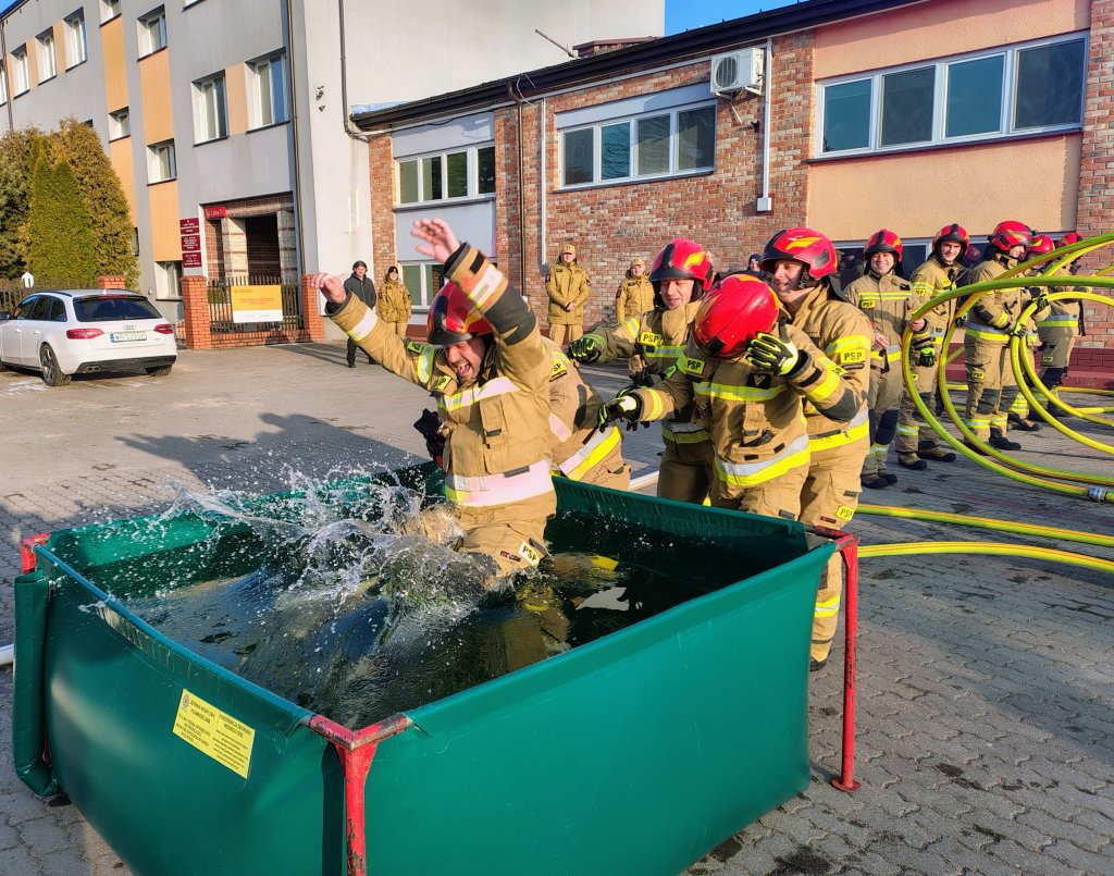 Ponad 20 lat w służbie! Zasłużona emerytura dwóch strażaków [ZDJĘCIA]