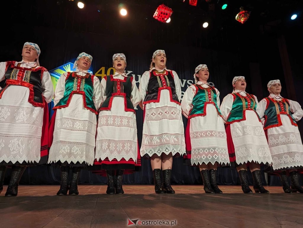 Folklorystyczne święto w Ostrołęce: Kilkudziesięciu artystów na scenie OCK [TRANSMISJA NA ŻYWO]