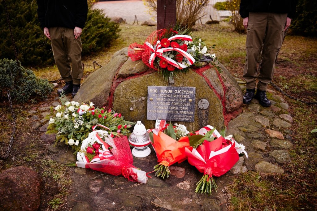 Ostrołęka pamięta: Hołd dla elity narodu w rocznicę Zbrodni Katyńskiej