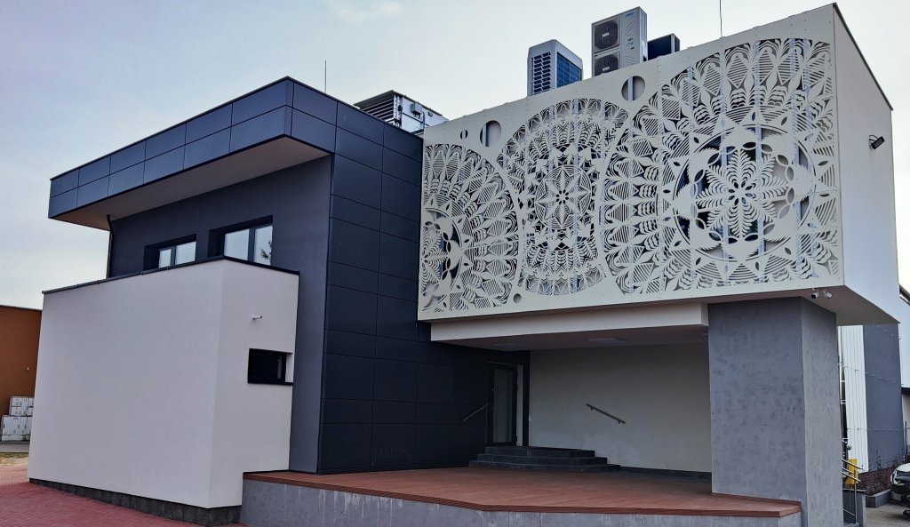 Kobiety Kobietom: Kurpiowska dusza spotyka światowy szyk w Kadzidle