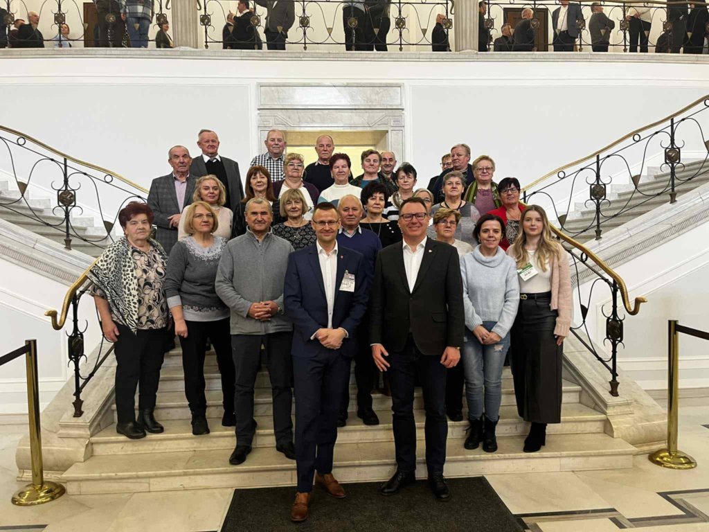 Seniorzy z gminy Rzekuń gośćmi posła Popielarza w Sejmie [ZDJĘCIA]