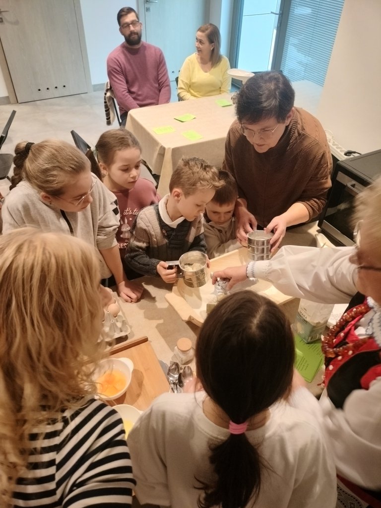 Tradycyjne smaki w Muzeum Kultury Kurpiowskiej. Warsztaty "Etnokuchnia" [ZDJĘCIA]