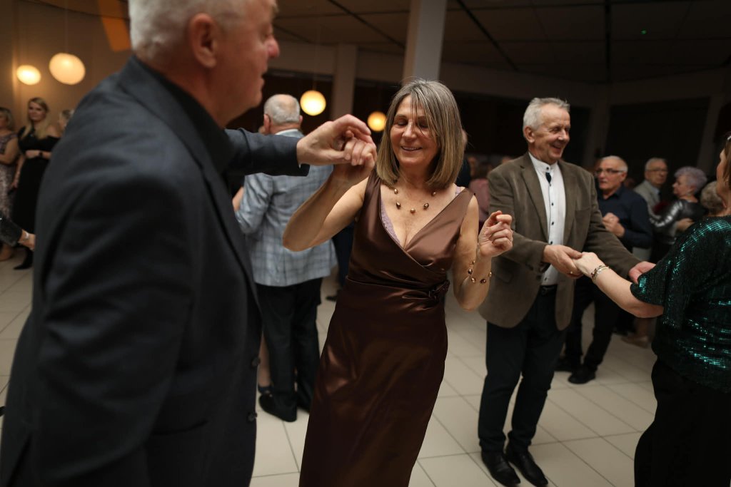 Karnawał pożegnany z klasą! Ostrołęccy seniorzy pokazali, jak się bawić [WIDEO, ZDJĘCIA]