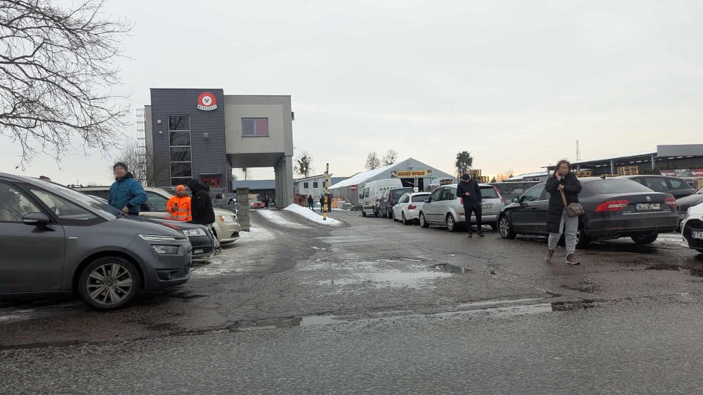 Gorączka pod składami opału. „Kolejki po pellet nie znikają” [ZDJĘCIA]