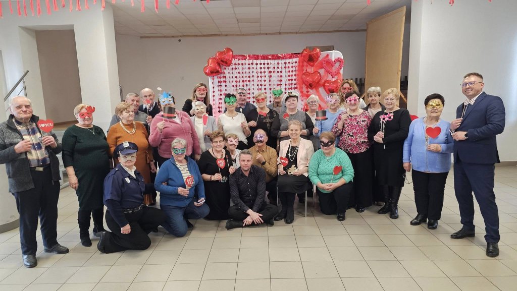 Senioralny bal walentynkowy w miejscowości Długie [ZDJĘCIA]
