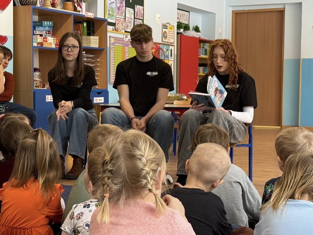 "Adopsiak Biszkopt" odwiedza ostrołęckie przedszkola 