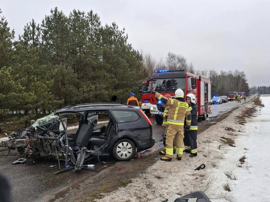 Tragiczny wypadek na drodze lokalnej. Jedna osoba nie żyje [ZDJĘCIA]