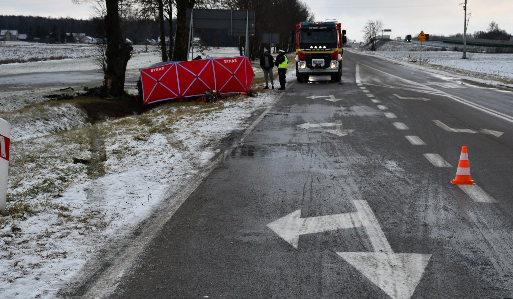 Tragiczny wypadek z udziałem BMW. Nie żyje 33-latek [FOTO]