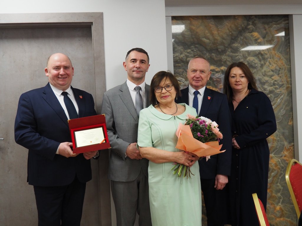 Artystka z Olszewa-Borek wyróżniona za wieloletnią twórczość