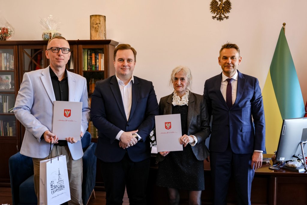 Pół wieku na bieżni i ponad 30 złotych medali. Ostrołęka doceniła Ewę Bartosik