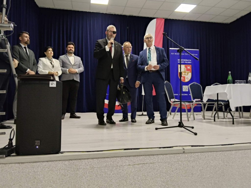Ostrołęka. Ugrupowanie Grzegorza Brauna pisze do ratusza po decyzji rady miasta
