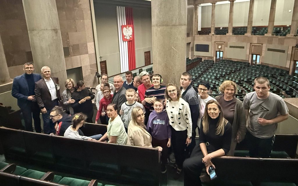 Kolejni goście w parlamencie. Zwiedzili Sejm z posłem Grabowskim