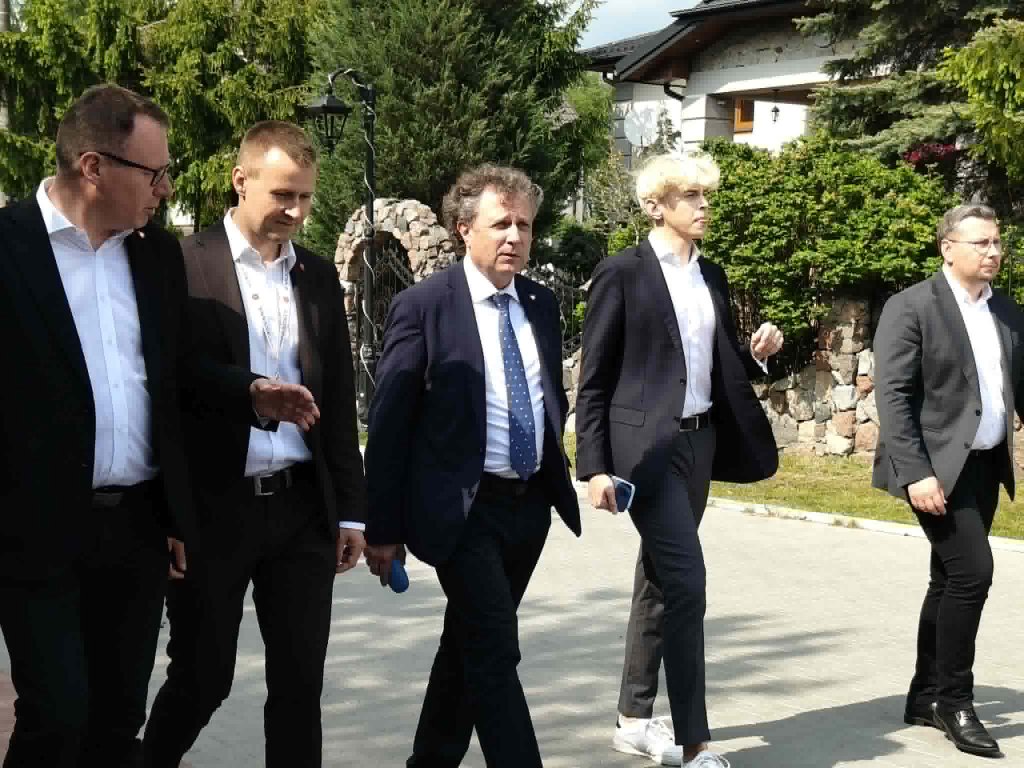 Wiceminister Jacek Karnowski z wizytą w gminie Rzekuń. Tematem fundusze z KPO i lokalne inwestycje [ZDJĘCIA]