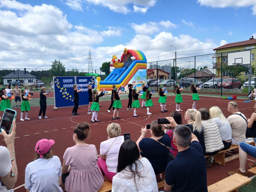 Piknik Rodzinny w Dylewie. Mieszkańcy bawili się doskonale! [ZDJĘCIA]