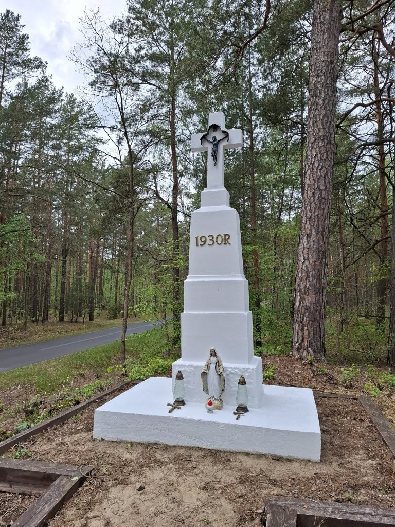 Mały wielki symbol Kadzidła. Odnowiono historyczny krzyż [ZDJĘCIA]