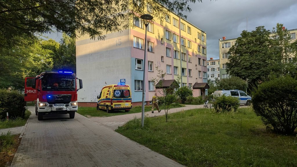 Wołanie o pomoc usłyszał sąsiad. Interwencja na Modrzejewskiej [ZDJĘCIA]