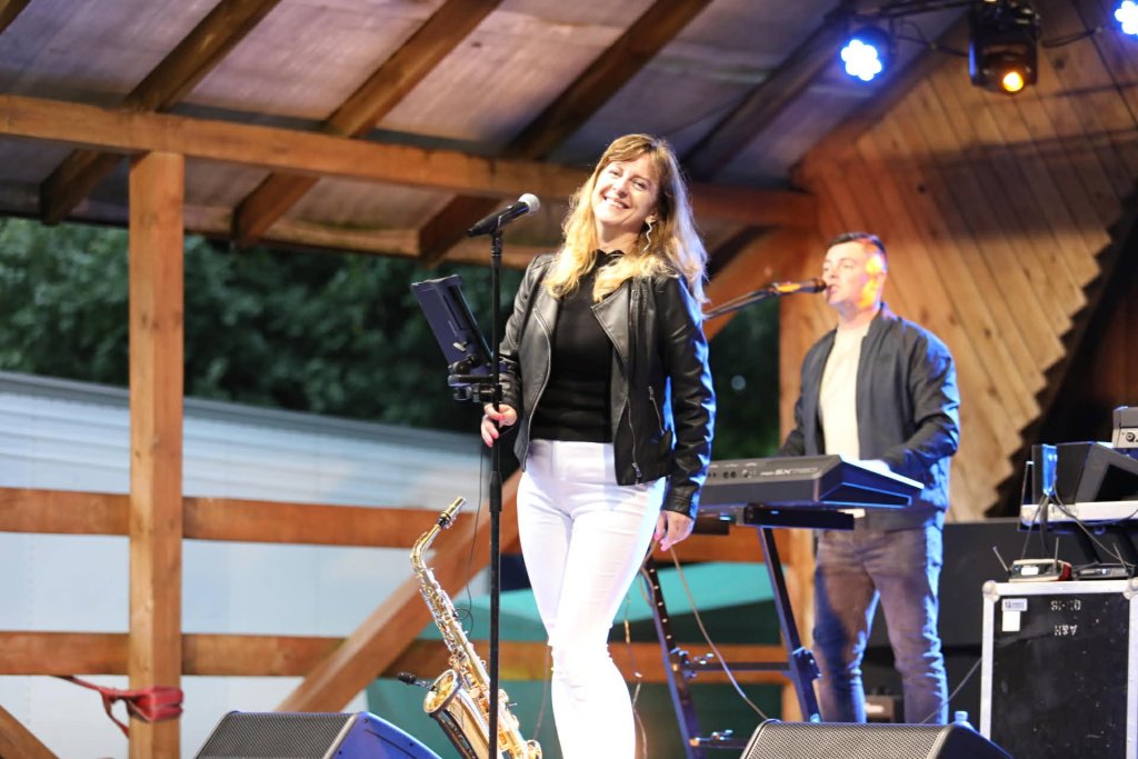 Potańcówka w Zawadach. Święto Folkloru Kurpiowskiego rozpoczęte [WIDEO, ZDJĘCIA]