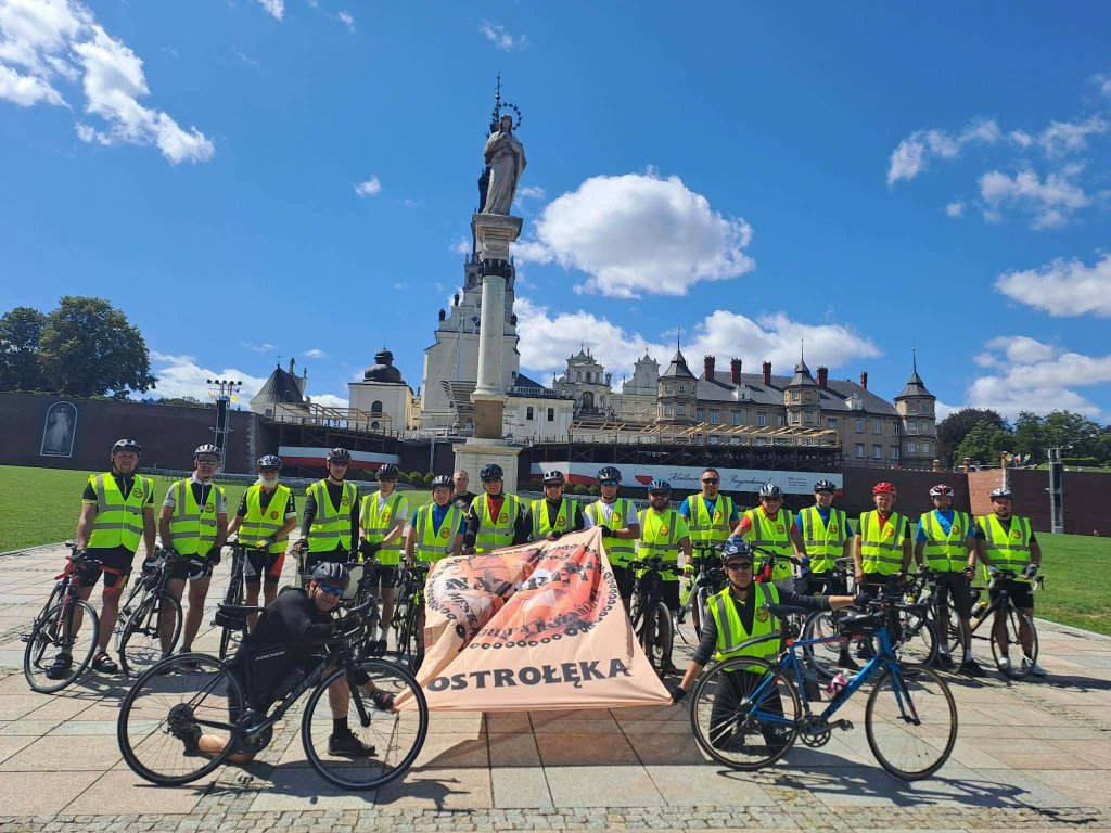 445 kilometrów modlitwy. Rowerowa pielgrzymka dotarła na Jasną Górę