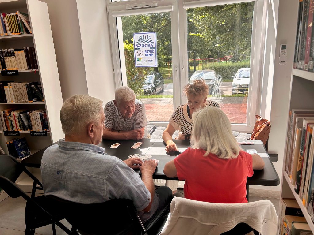 Biblioteka to nie tylko książki! Wspaniała inicjatywa dla seniorów na Wojtkach [ZDJĘCIA]
