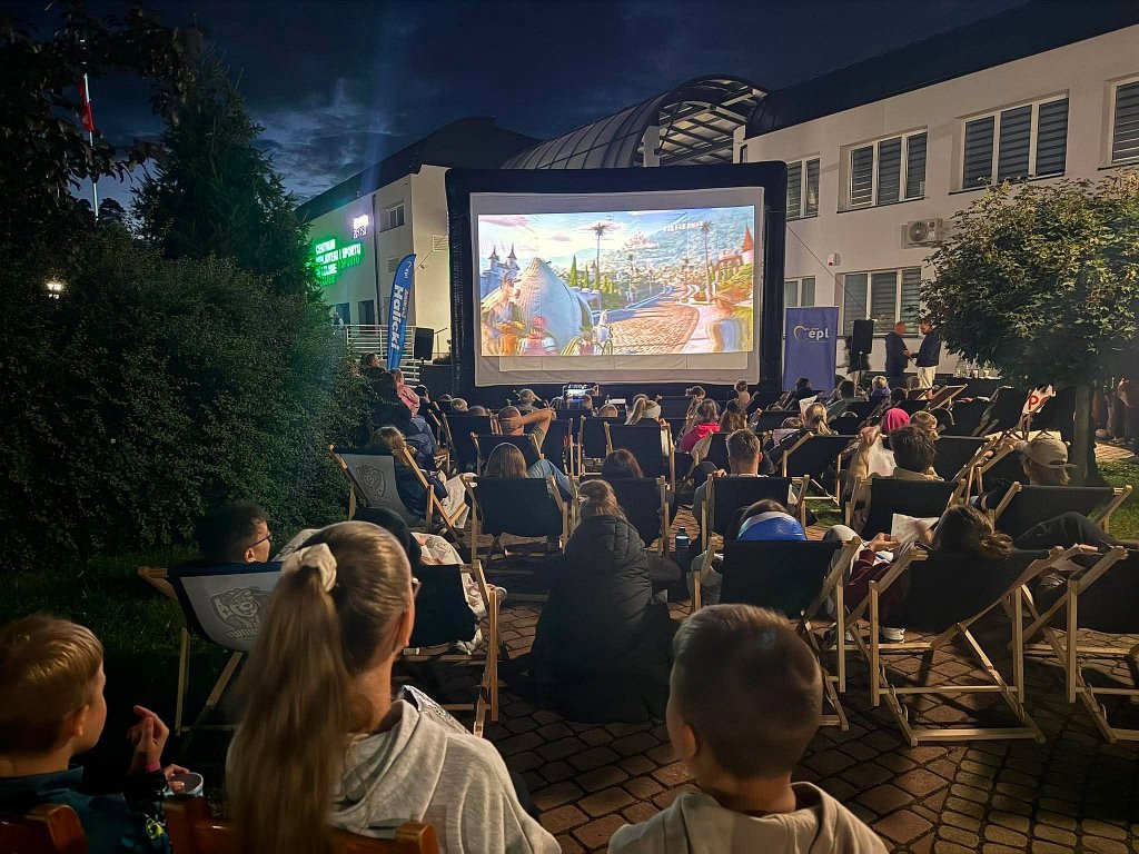 Lelis na filmowo: Konkursy, popcorn i seans „Shreka 2” pod gołym niebem&nbsp;&nbsp;[WIDEO, ZDJĘCIA]