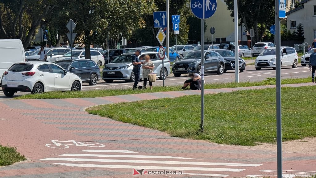 Niebezpieczne zdarzenie na rondzie Dmowskiego. Ucierpiał nastolatek [ZDJĘCIA]
