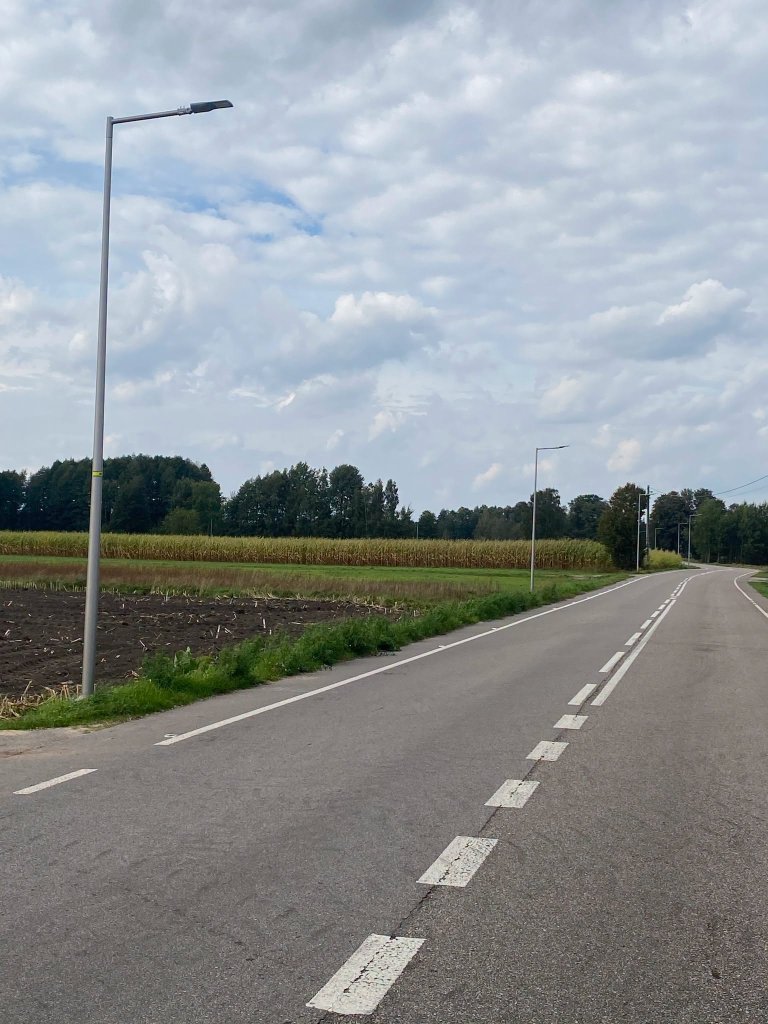 W Golance robi się bezpieczniej po zmroku. Na drogach stanęło 18 nowych lamp [ZDJĘCIA]