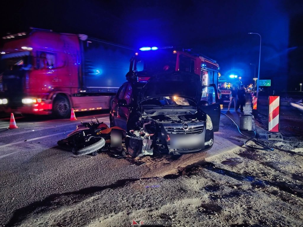 Wypadek na trasie wyjazdowej z Ostrołęki. Duże utrudnienia [WIDEO, ZDJĘCIA]