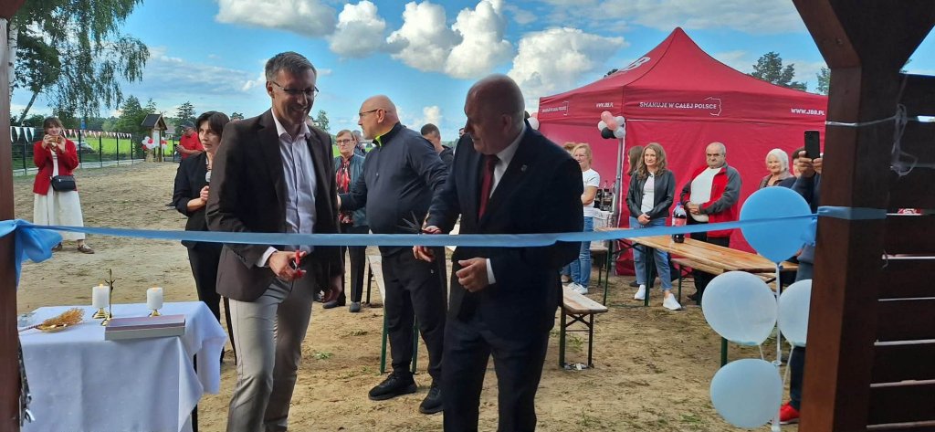 Nowa altana i plac wiejski w Plewkach już otwarte. Wyjątkowa chwila dla mieszkańców [ZDJĘCIA]