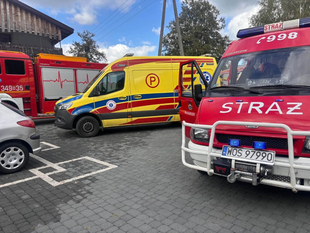 Strażacy gasili pożar w Bandysiach. Jedna osoba potrzebowała pomocy [ZDJĘCIA]