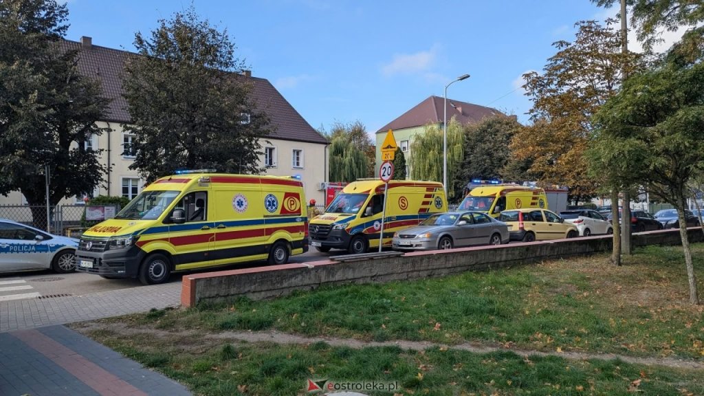 Zamknięte wejścia i dyżury na korytarzach. Ostrołęckie szkoły zaostrzają środki bezpieczeństwa