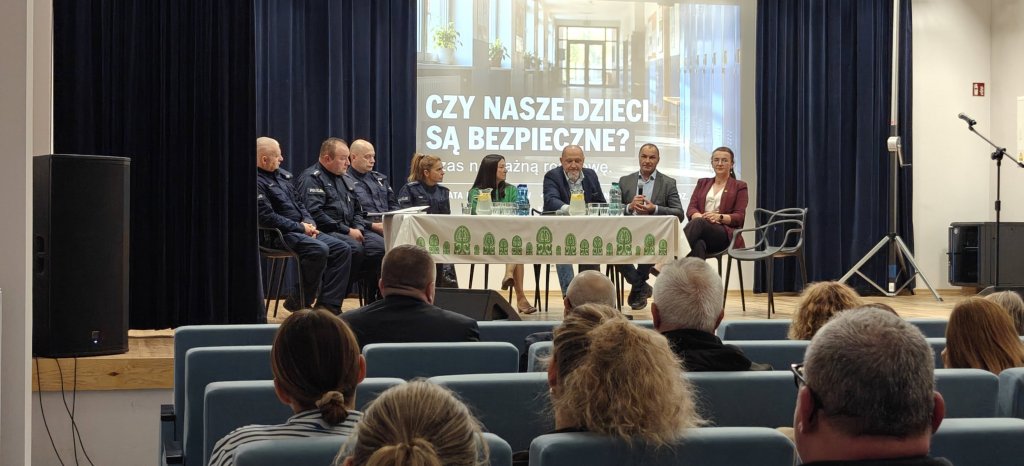 Bezpieczeństwo dzieci najważniejsze. Ważna debata w Kadzidle [ZDJĘCIA]