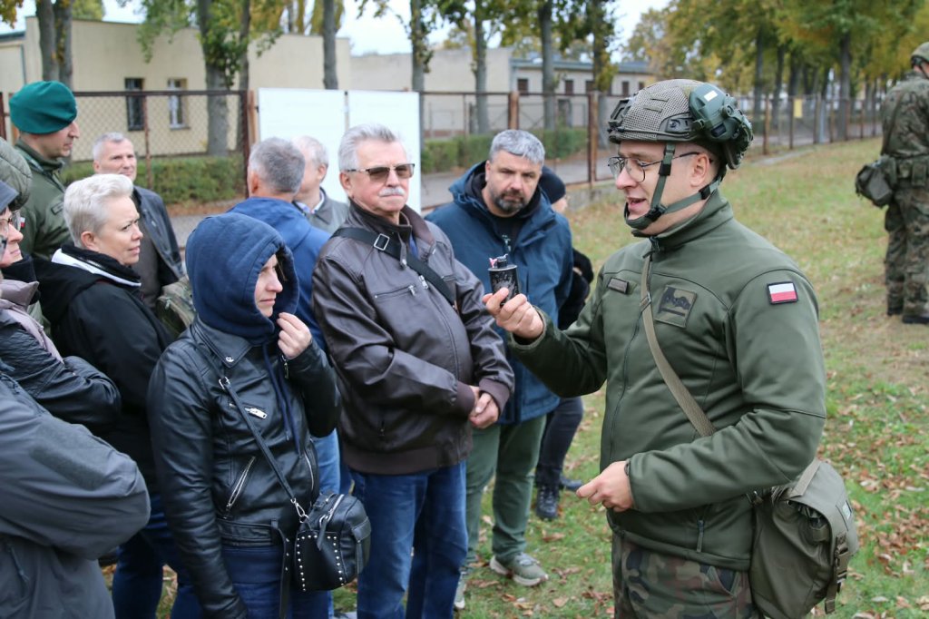 Prokuratorzy na szkoleniu w wojsku. Uczyli się, jak działać w razie zagrożenia [ZDJĘCIA]