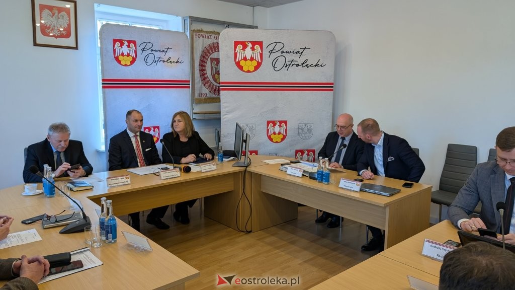 Trwa XXVI sesja Rady Powiatu w Ostrołęce. Śledź obrady na żywo w internecie