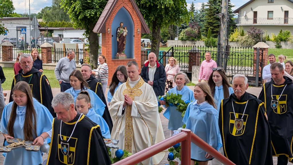 Prymicja księdza Jacka. Parafia Rzekuń czekała na taką chwilę wiele lat [ZDJĘCIA]