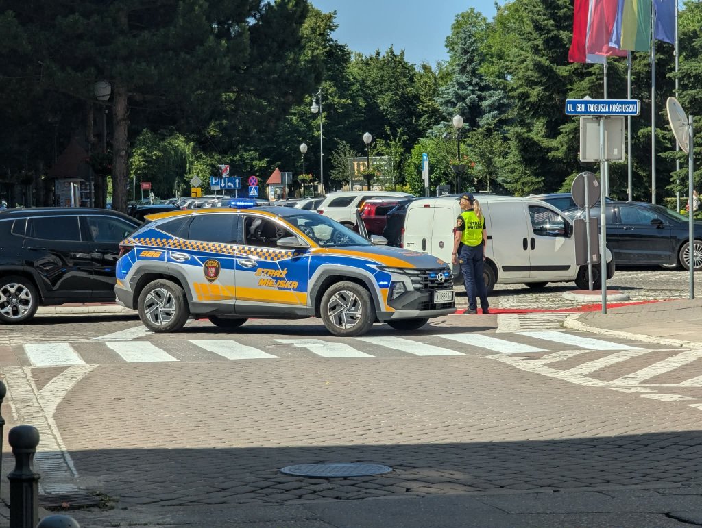 Ostrołęka: alarmy w urzędach. Mieszkańcy muszą liczyć się z utrudnieniami [WIDEO, ZDJĘCIA]