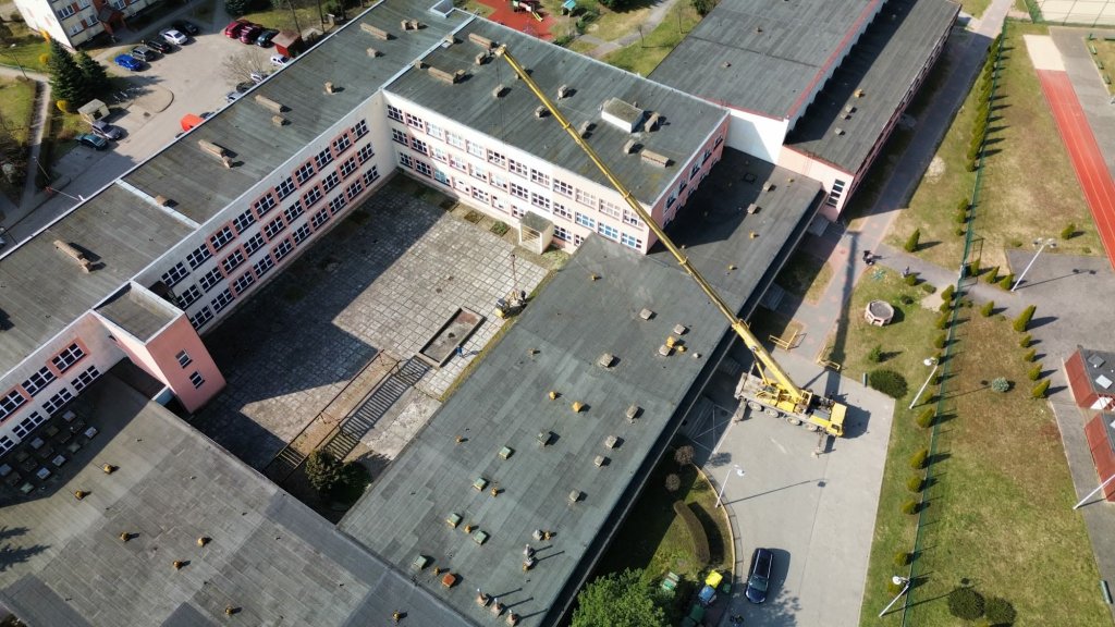 Szkolne atrium w SP 5 przechodzi metamorfozę! Ruszyły prace [WIDEO, ZDJĘCIA]