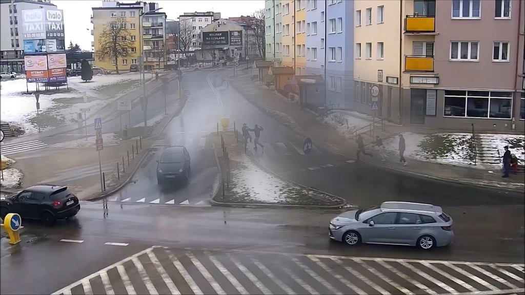 Miłosny trójkąt, wiatrówka i 2,5 promila. Nagranie z monitoringu ujawniło wszystko! [WIDEO]