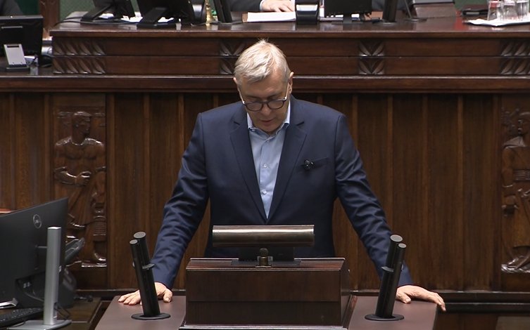 Sejm. Giertych wymienił nazwiska poległych. W tym bohatera z Kurpi [WIDEO]