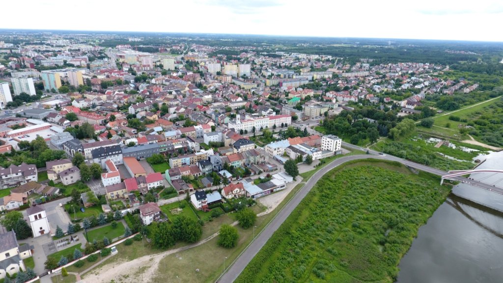 Ostrołęka w liczbach GUS. Spadek populacji i zapaść w mieszkaniówce