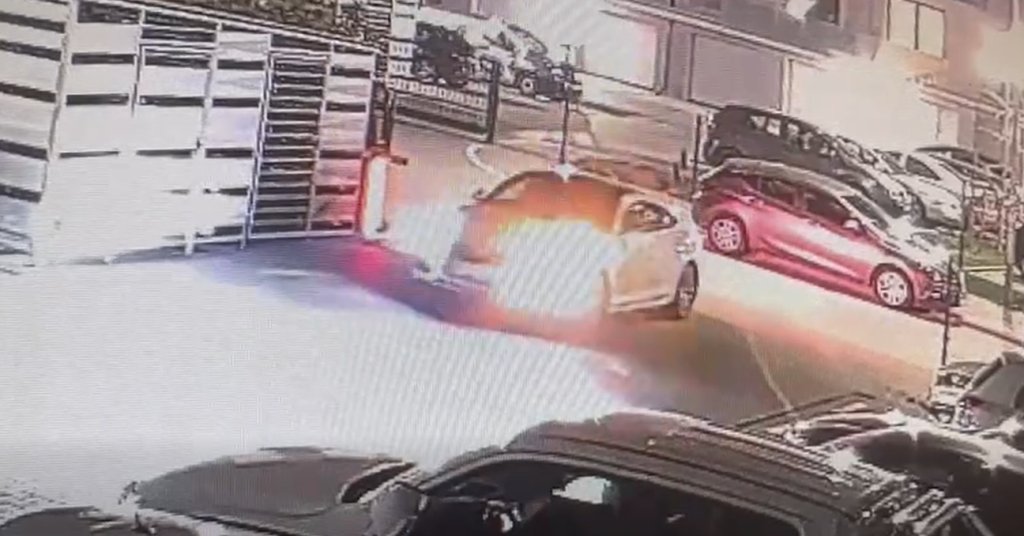 Kto kierował tym autem? Policja publikuje nagranie i prosi o pomoc [WIDEO]