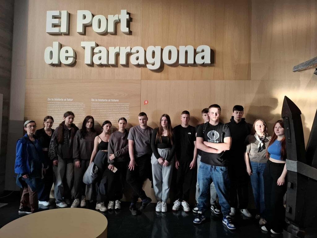 Winiarnie i cukiernie zamiast szkolnych sal. Grupa młodzieży z Baranowa na zagranicznym stażu [ZDJĘCIA]