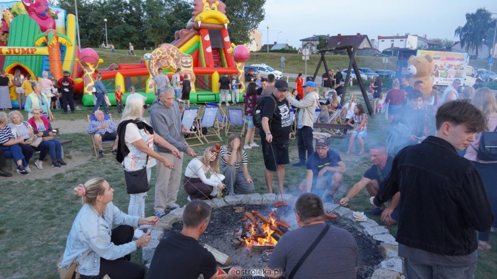 Jesienne ognisko na plaży miejskiej w Ostrołęce. Młodzieżowa Rada Miasta zaprasza na wspólne spotkanie