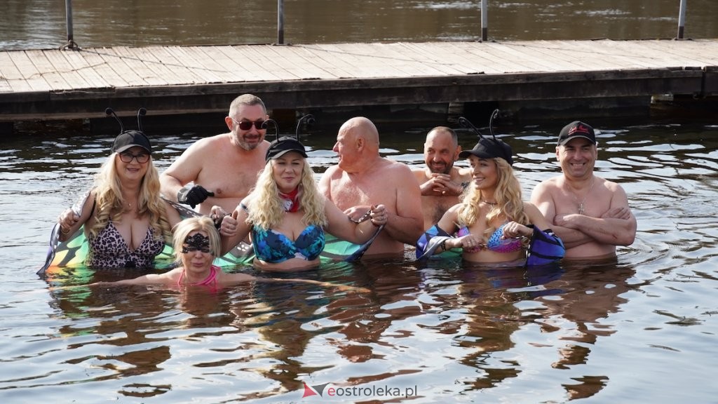 Ostrołęckie morsy pożegnały sezon [ZDJĘCIA, WIDEO]