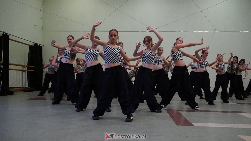 Deszcz ich nie zatrzymał! Taneczne szaleństwo K-pop w Ostrołęce [WIDEO, ZDJĘCIA]